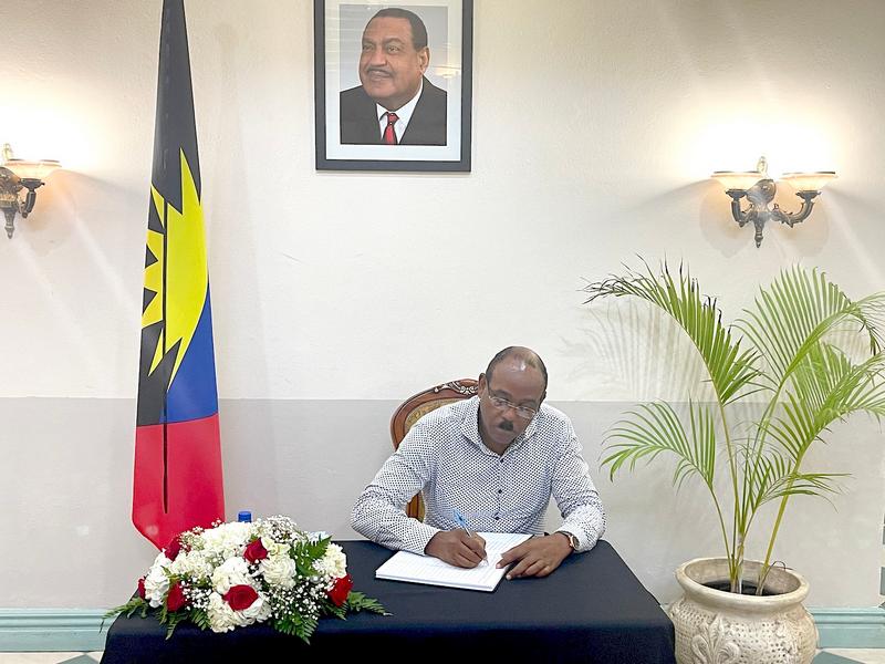 Book of Condolence opens at Office of the Prime Minister